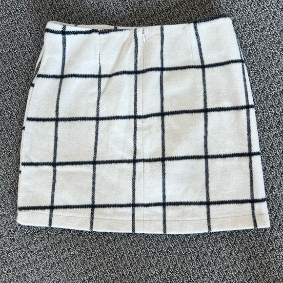 Lulus white plaid skirt Size M - Picture 7 of 7